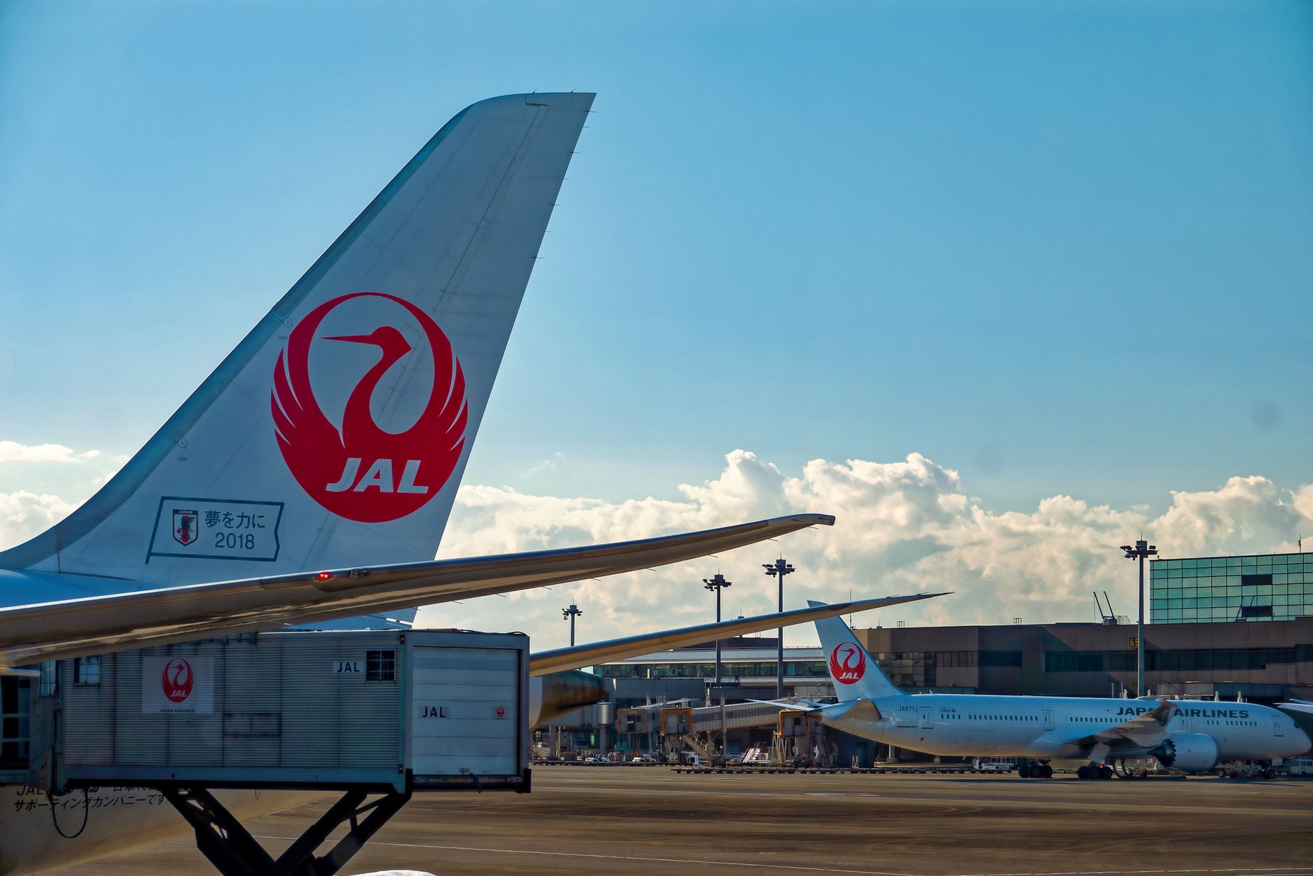JALがA350の搭乗方法を変える日——ワイドボディ機「2通路搭乗」が意味すること - 2026年秋、航空業界で静かに進んでいた「搭乗革命」
